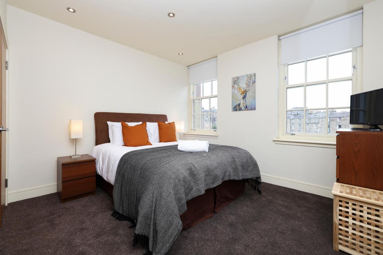 Joivy Spacious 2 Bed,2 Bath Flat, Free Parking And Rooftop Terrace Edimburgo Exterior foto